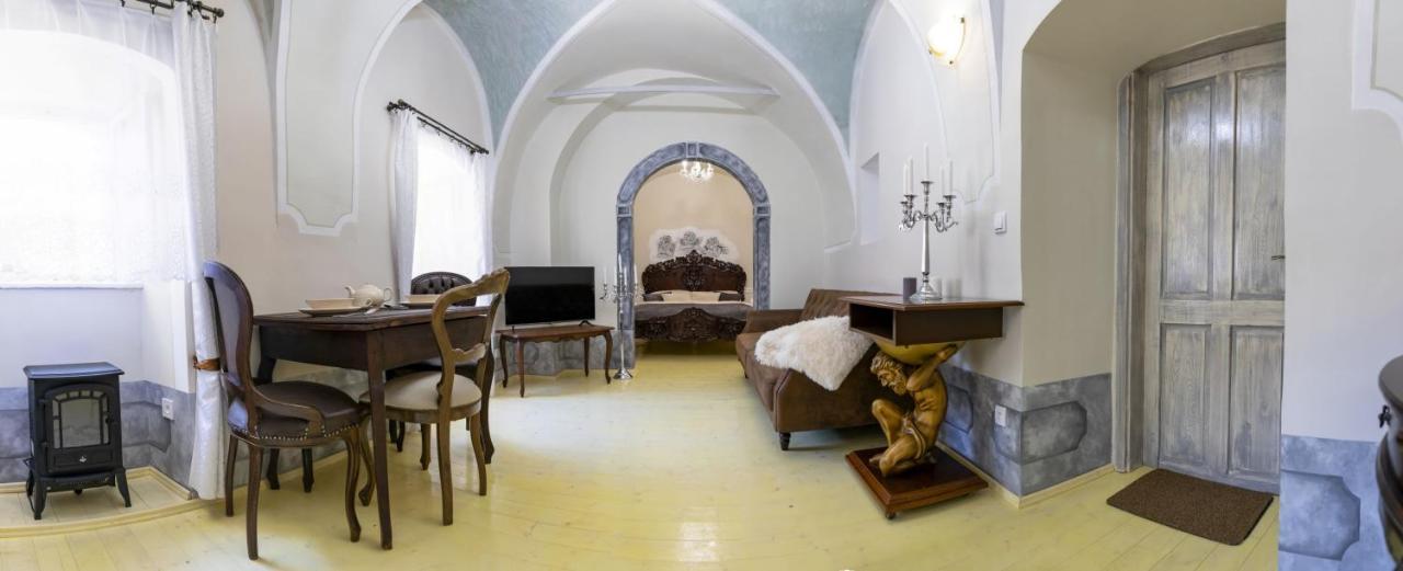 Banská Štiavnica Apartman Charlotte V Dome So Studnou Na Streche מראה חיצוני תמונה