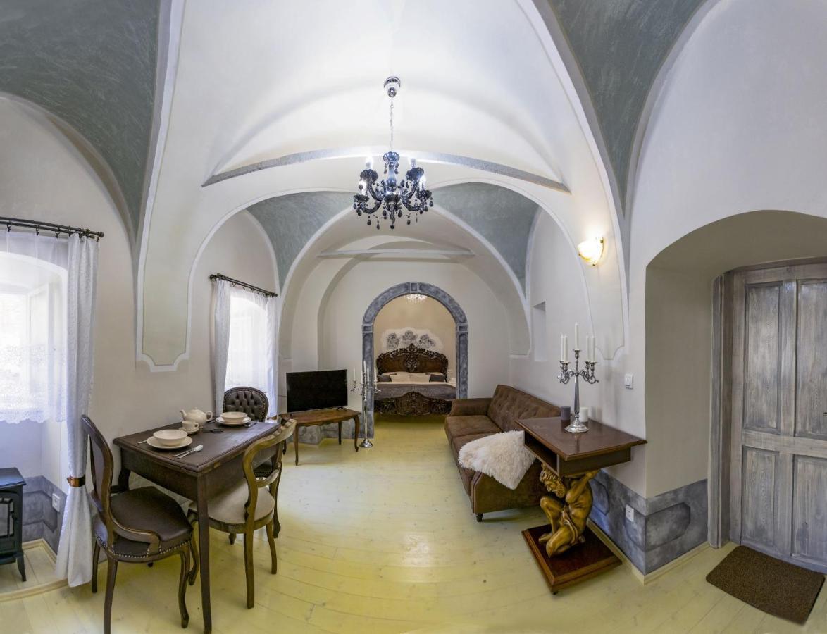 Banská Štiavnica Apartman Charlotte V Dome So Studnou Na Streche מראה חיצוני תמונה