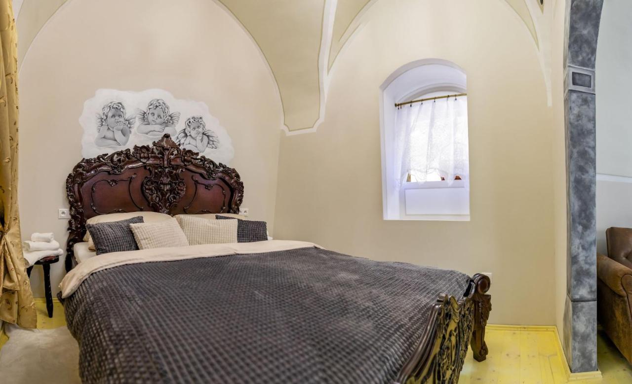 Banská Štiavnica Apartman Charlotte V Dome So Studnou Na Streche מראה חיצוני תמונה