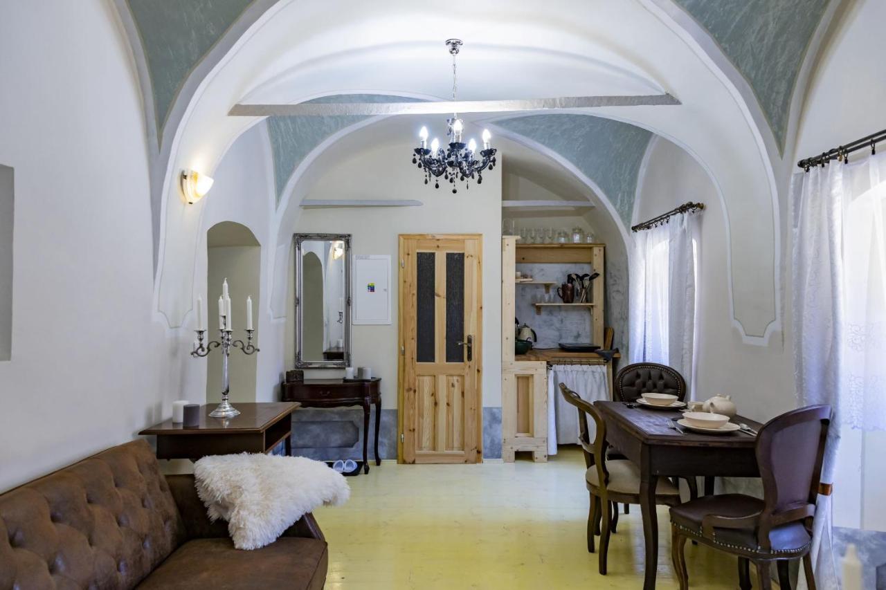 Banská Štiavnica Apartman Charlotte V Dome So Studnou Na Streche מראה חיצוני תמונה